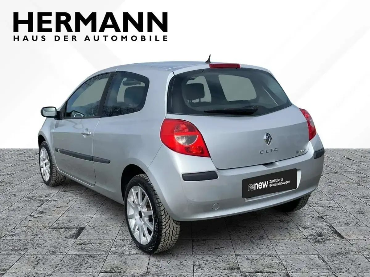 Gebraucht Renault Clio III Dynamique 111 PS (81 kW) 2006 Grau Limousine