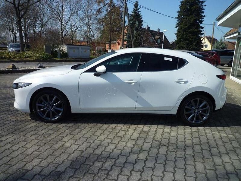 Neu Mazda 3 Center-Line 140 PS (102 kW) 2025 Snowflake white pearl Limousine