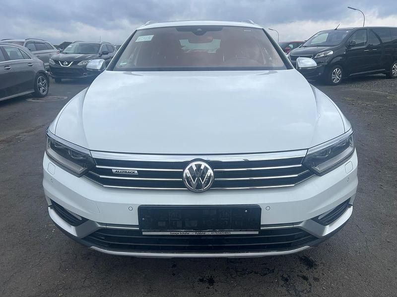 Gebraucht VW Passat Alltrack 220 PS (161 kW) 2017 Weiß Kombi