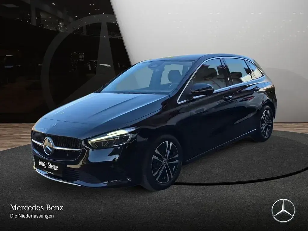 Usata Mercedes B200 Advanced 163 CV (119 kW) 2024 Nero Monovolume