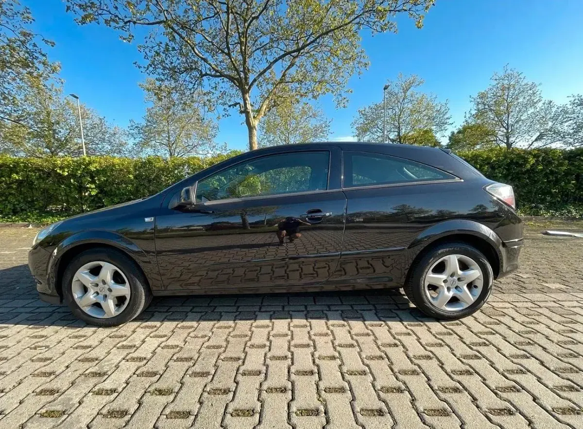 Gebraucht Opel Astra GTC 120 PS (88 kW) 2007 Schwarz Coupé