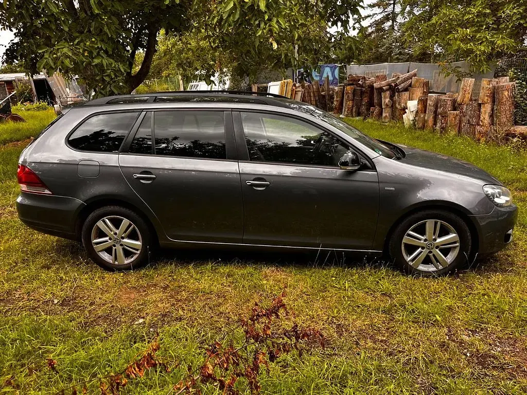 Gebraucht VW Golf VII Match 122 PS (89 kW) 2012 Grau Kombi