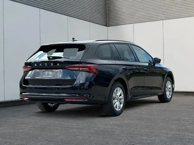 Neu Skoda Octavia Selection 150 PS (110 kW) 2025 Schwarz Kombi