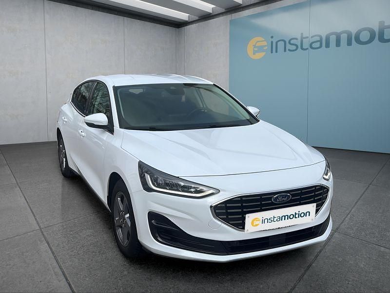 Gebraucht Ford Focus Titanium 125 PS (91 kW) 2023 Weiß Limousine