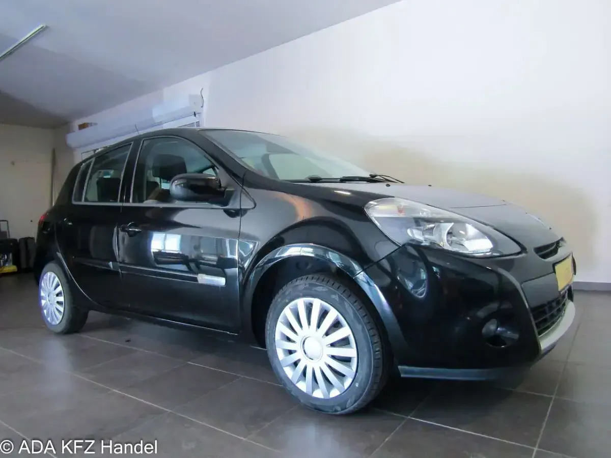 Gebraucht Renault Clio 75 PS (55 kW) 2012 Sternenschwarz Kleinwagen