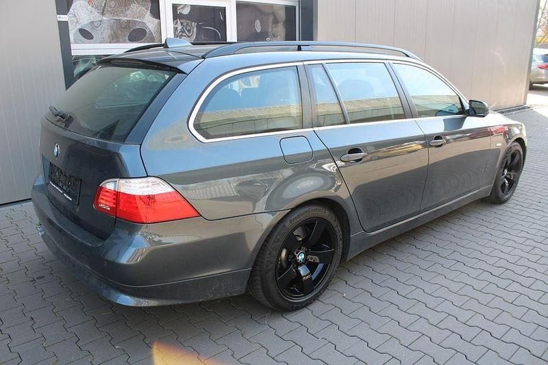 Gebraucht BMW 530 Advantage 272 PS (200 kW) 2009 Grau Kombi