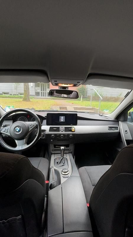 Gebraucht BMW 523 177 PS (130 kW) 2006 Schwarz Limousine