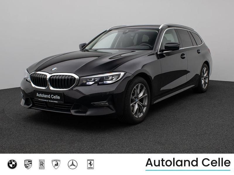 Saphirschwarz metallic 47schwarz Gebraucht 2021 BMW 320 Sport Line Limousine | 22.999 € (Guter Preis) - Bild 1/4