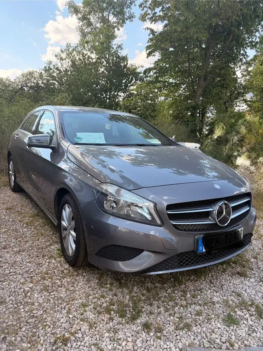 Gebraucht Mercedes A180 Style 122 PS (89 kW) 2013 Grau Kleinwagen