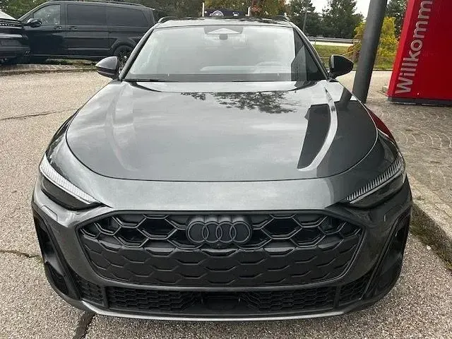 Gebraucht Audi S5 Sport 367 PS (269 kW) 2025 Grau Limousine