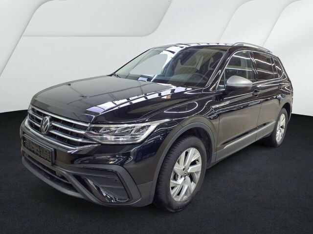 Schwarz Gebraucht 2024 VW Tiguan Life SUV | 39.930 € (Teuer) - Bild 1/1