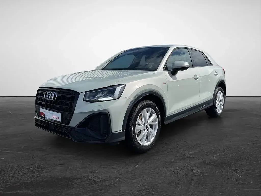 Gebraucht Audi Q2 S-Line 150 PS (110 kW) 2025 Tausilber metallic SUV