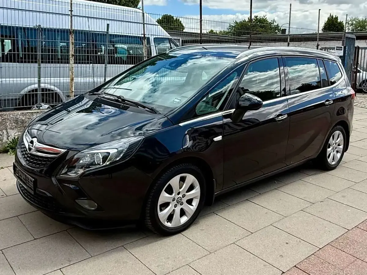 Gebraucht Opel Zafira Tourer Innovation 140 PS (102 kW) 2012 Graphitschwarz/carbon flash/mi Van / Kleinbus