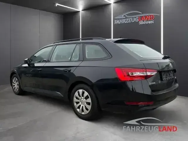 Gebraucht Skoda Superb Active 125 PS (91 kW) 2018 Schwarz Kombi