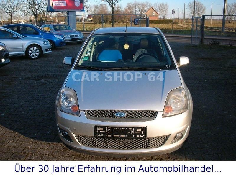 Gebraucht Ford Fiesta Style 75 PS (55 kW) 2008 Silber Kleinwagen