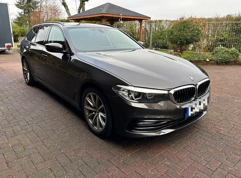 Gebraucht BMW 530 Sport Line 265 PS (194 kW) 2017 Braun Kombi