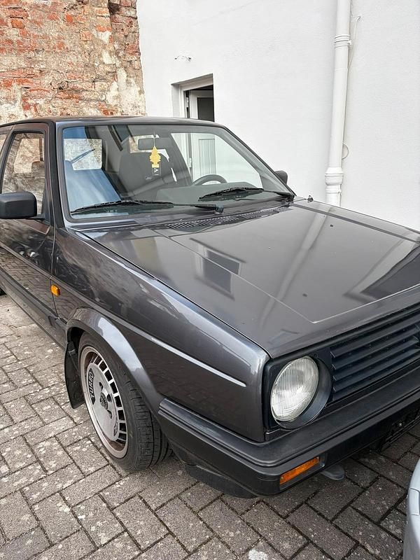 Second-hand VW Golf 55 CP (40 kW) 1991 Gri Coupe
