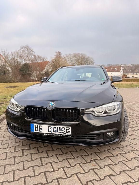 Gebraucht BMW 320 Advantage 184 PS (135 kW) 2019 Schwarz Kombi