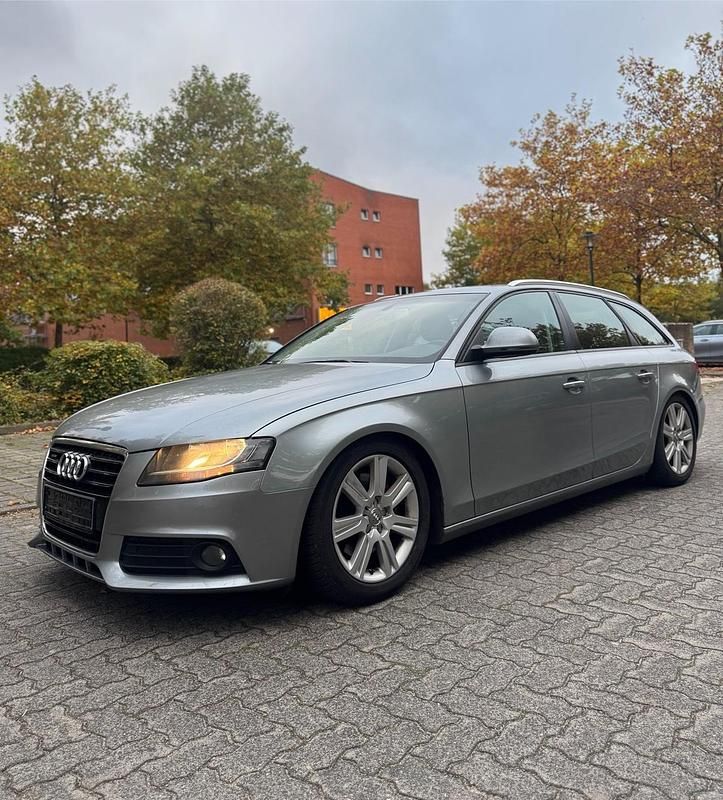 Grau Gebraucht 2009 Audi A4 Kombi | 5.000 € (Superpreis) - Bild 1/4