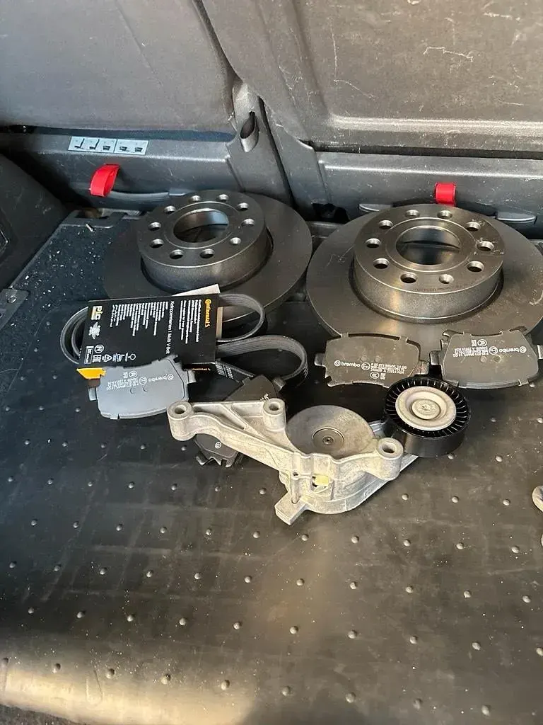 Gebraucht VW Touran 140 PS (102 kW) 2007 Grau Van / Kleinbus
