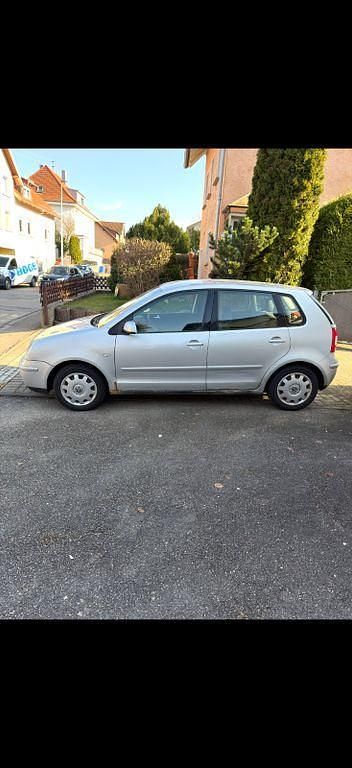 Gebraucht VW Polo Basis 75 PS (55 kW) 2002 Silber Limousine