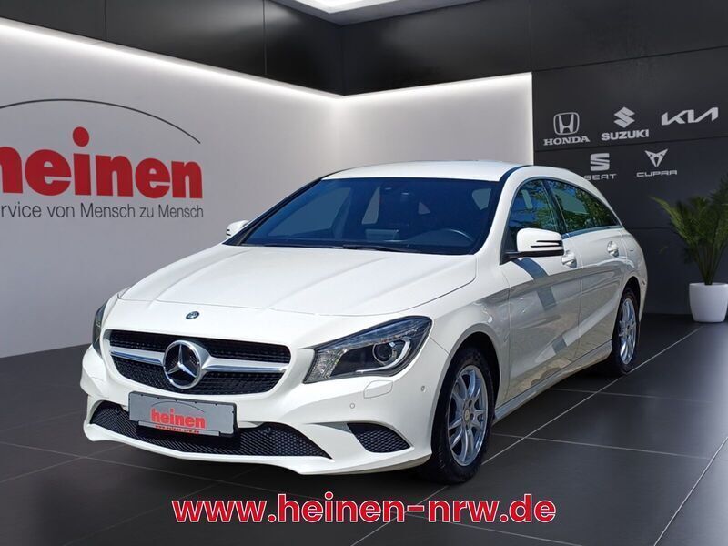 Weiß Gebraucht 2015 Mercedes CLA180 Shooting Brake Urban Kombi | 14.899 € (Guter Preis) - Bild 1/4