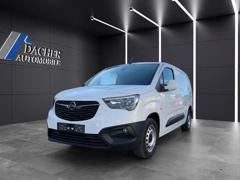 Gebraucht Opel Combo 131 PS (96 kW) 2020 Weiß Van / Kleinbus