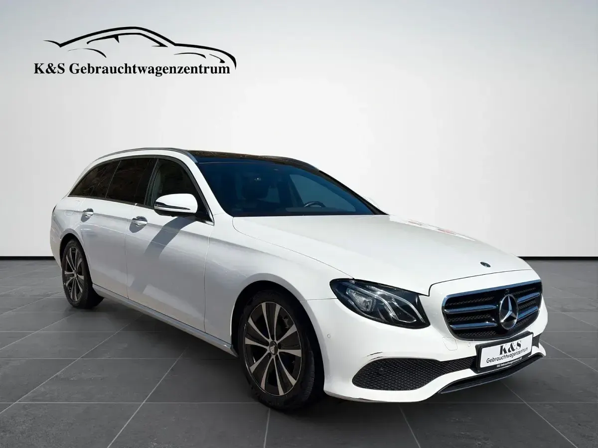 Gebraucht Mercedes E220 194 PS (142 kW) 2020 Weiß Kombi