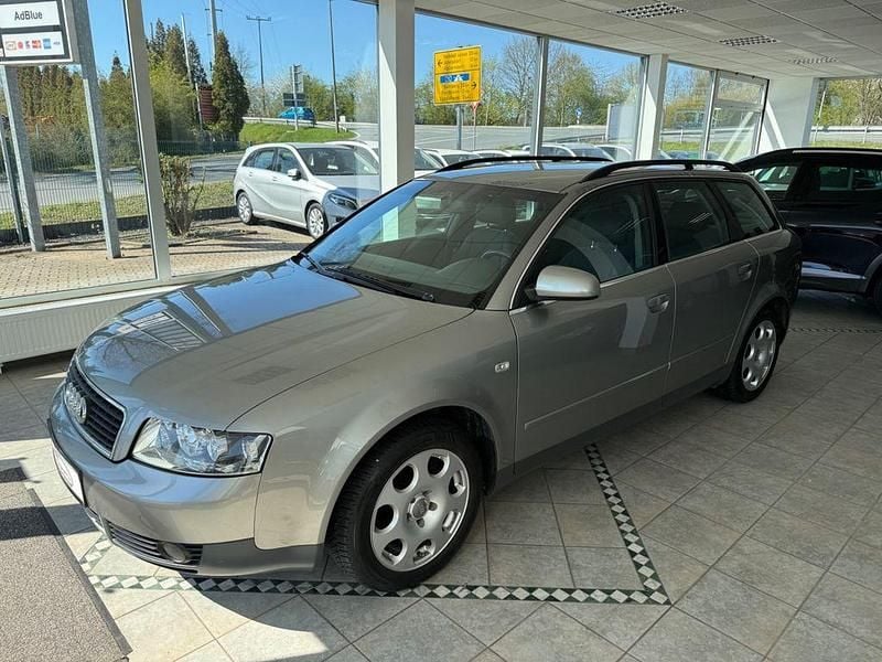 Używany Audi A4 131 KM (96 kW) 2001 Szary Kombi