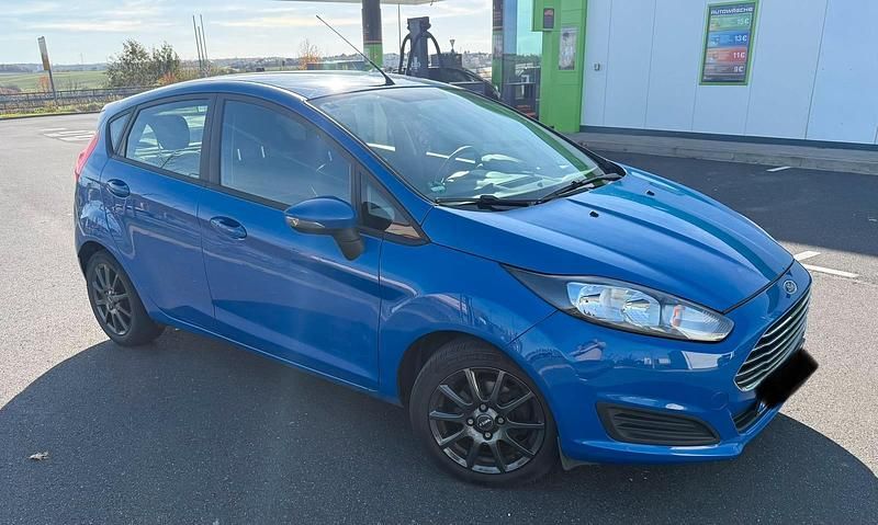 Gebraucht Ford Fiesta 95 PS (69 kW) 2013 Blau Kleinwagen