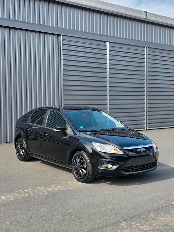 Second-hand Ford Focus 101 CP (74 kW) 2008 Negru Hatchback