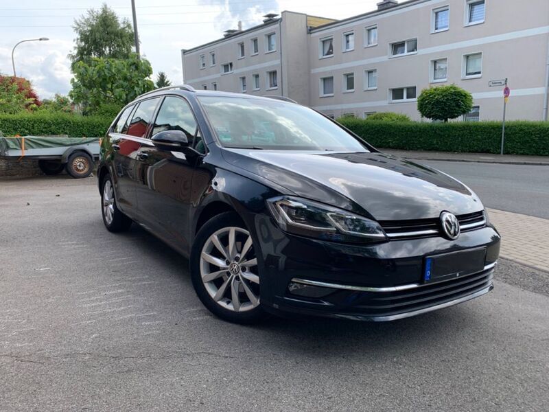 Schwarz Gebraucht 2018 VW Golf VII Highline Kombi | 15.500 € (Superpreis) - Bild 1/4