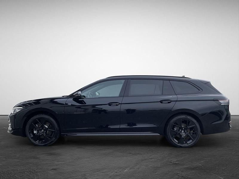 Gebraucht VW Passat R-line 193 PS (141 kW) 2024 Weiß Kombi