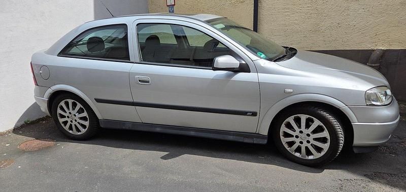 Silber Gebraucht 2002 Opel Astra Coupé | 1.200 € (Fairer Preis) - Bild 1/2