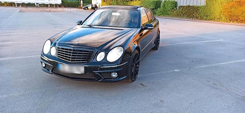 Schwarz Gebraucht 2006 Mercedes E320 AMG Limousine | 8.350 € (Teuer) - Bild 1/4