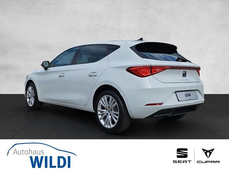 Neu Seat Leon Style 150 PS (110 kW) 2025 Weiß Limousine