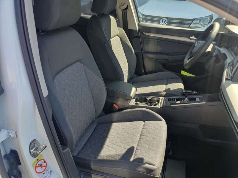 Gebraucht VW Golf VIII Move 150 PS (110 kW) 2023 Weiss Limousine