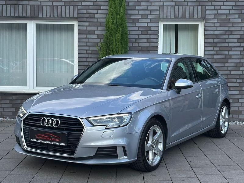 Gebraucht Audi A3 Sport 150 PS (110 kW) 2019 Silber Limousine