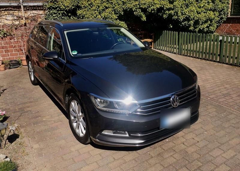Gebraucht VW Passat Highline 150 PS (110 kW) 2018 Schwarz Kombi