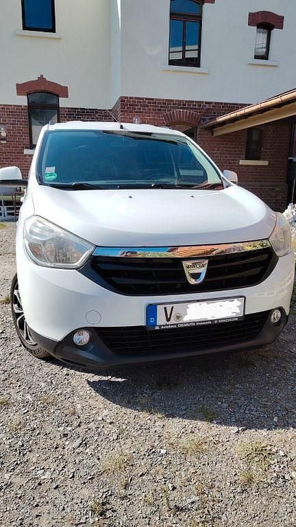 Weiß Gebraucht 2013 Dacia Lodgy Lauréate Van / Kleinbus | 5.000 € (Fairer Preis) - Bild 1/4