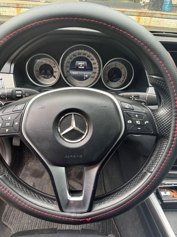 Schwarz Gebraucht 2015 Mercedes E220 Elegance Kombi | 13.000 € (Superpreis) - Bild 1/4