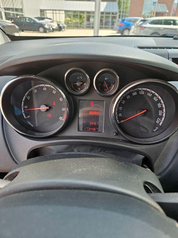 Gebraucht Opel Meriva Design Edition 101 PS (74 kW) 2011 Braun Van / Kleinbus