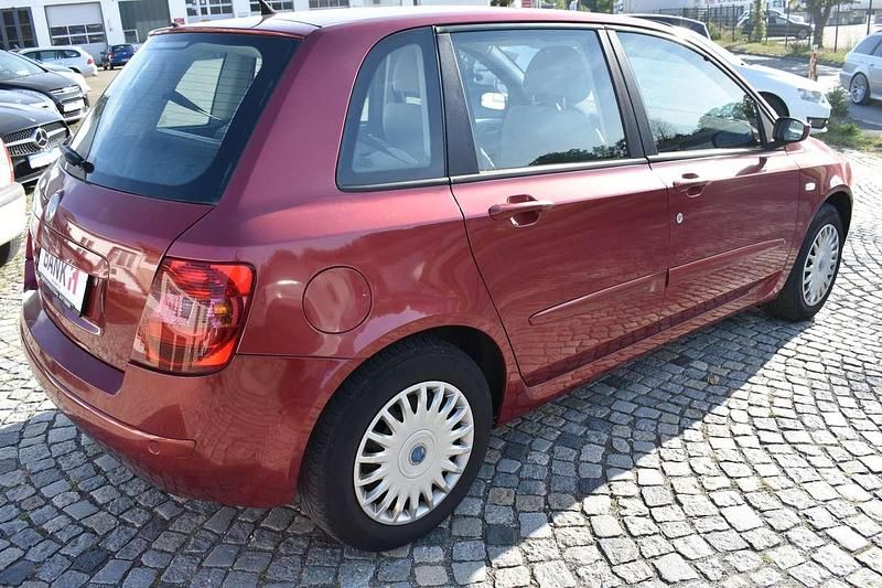 Gebraucht Fiat Stilo Dynamic 103 PS (75 kW) 2005 Salsa/scilla rot Kleinwagen