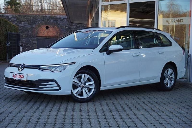 Gebraucht VW Golf VIII Life 150 PS (110 kW) 2021 Weiß Kombi