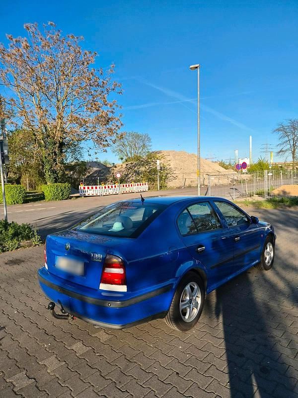 Second-hand Skoda Octavia 102 CP (75 kW) 2000 Albastru Berlinǎ