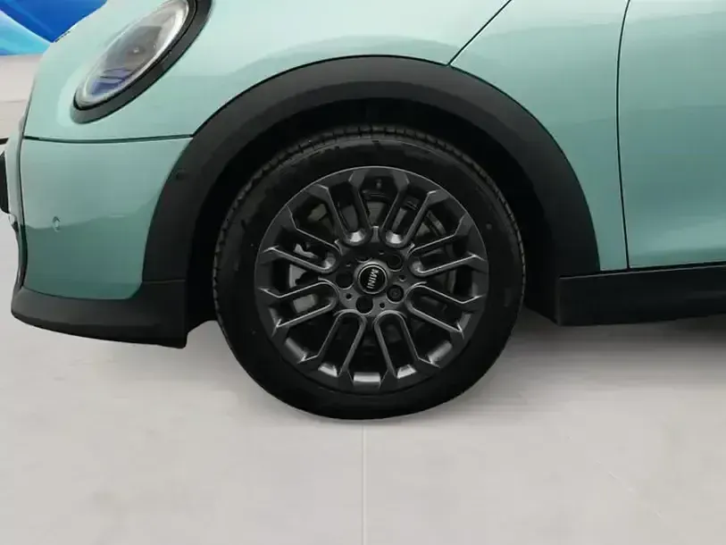 Usado Mini Cooper Classic 156 HP (114 kW) 2024 Verde Citadino