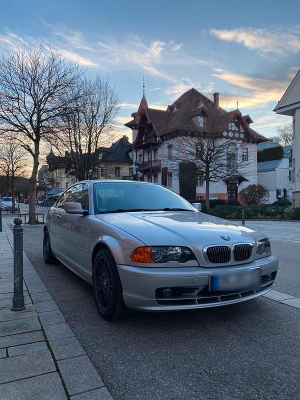 Gebraucht BMW 325 192 PS (141 kW) 2001 Silber Coupé