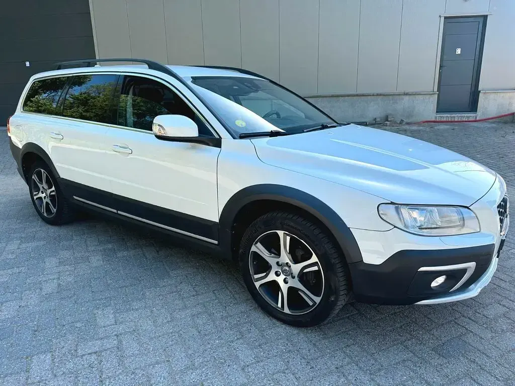 Second-hand Volvo XC70 181 CP (133 kW) 2014 Alb Break