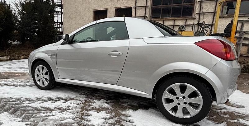 Gebraucht Opel Tigra 90 PS (66 kW) 2008 Silber Cabrio