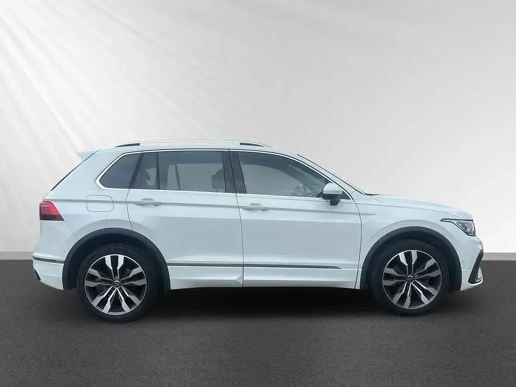 Gebraucht VW Tiguan R-line 245 PS (180 kW) 2023 Weiß SUV